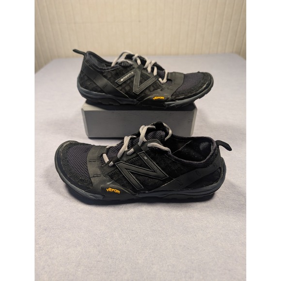 New Balance Shoes - New Balance Minimus WT10SB Women 9 Black Trail Running Vibram Sole Good